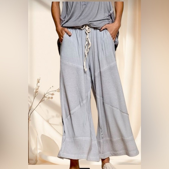 POL The Daydream Pant Wide-Leg Cropped Pants| HELLOBUTIFL Staple - Picture 3 of 6